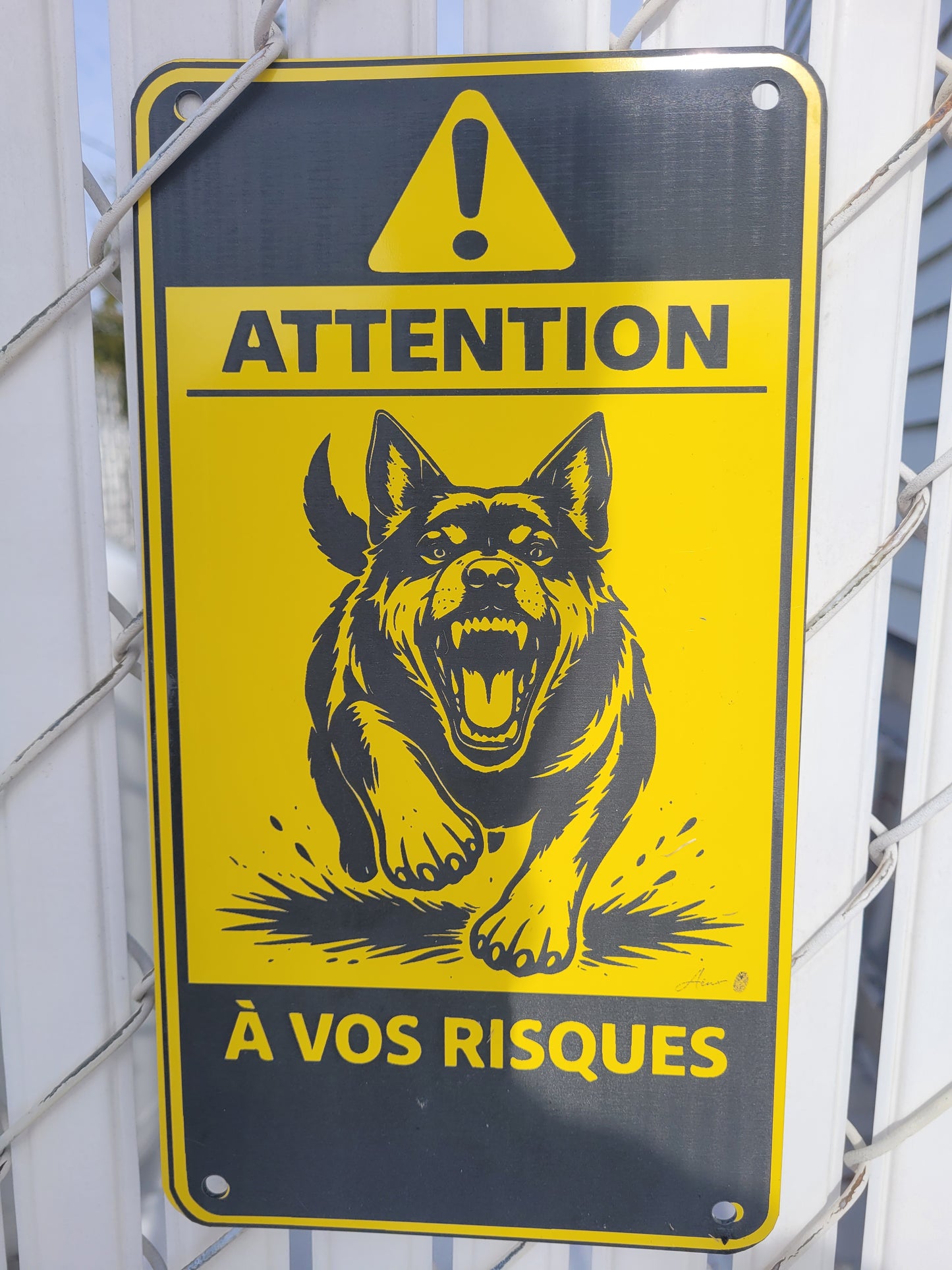 Panneau “Attention – À vos risques- Berger allemand