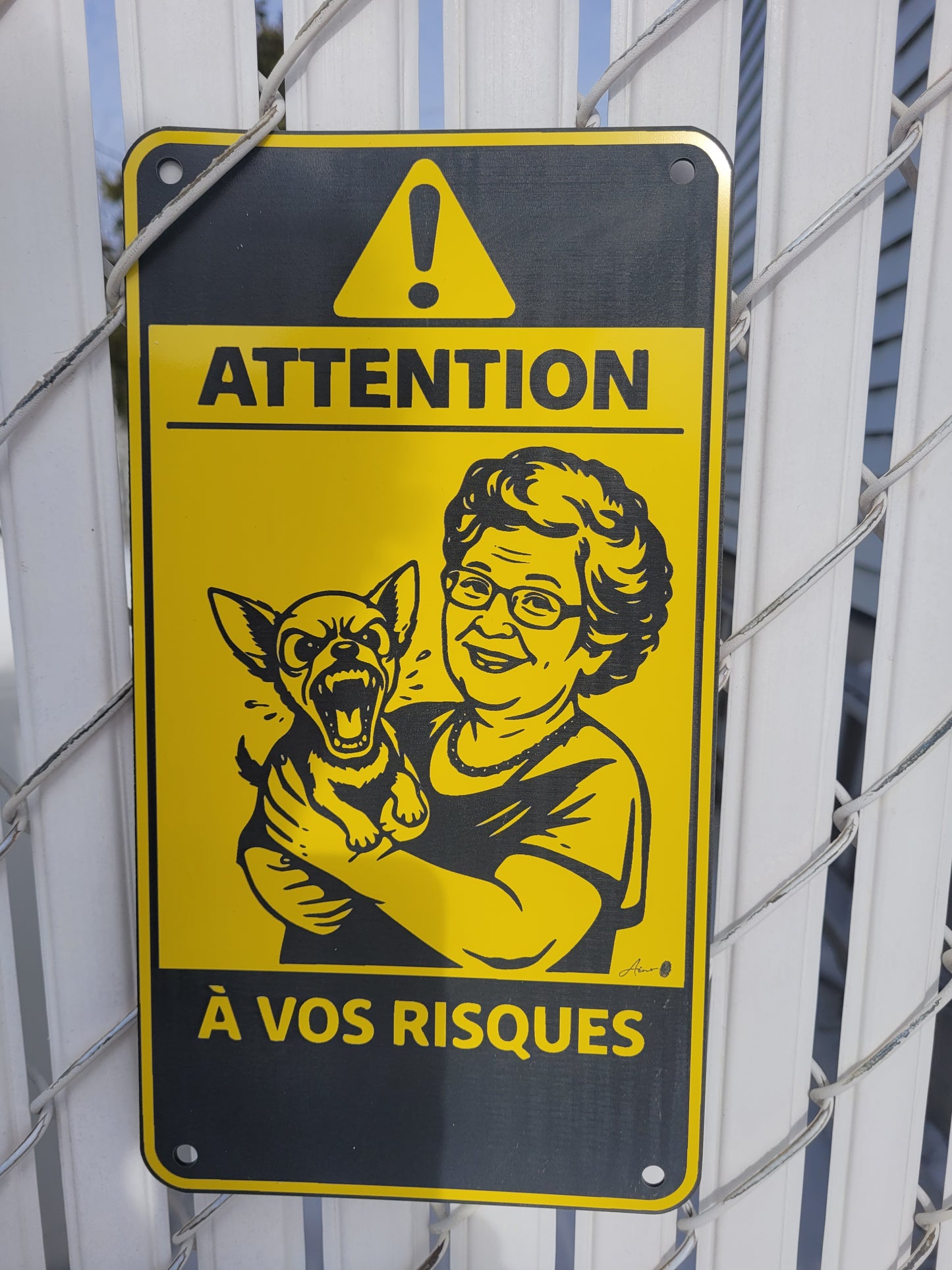 Panneau “Attention – À vos risques -Mami & chien-